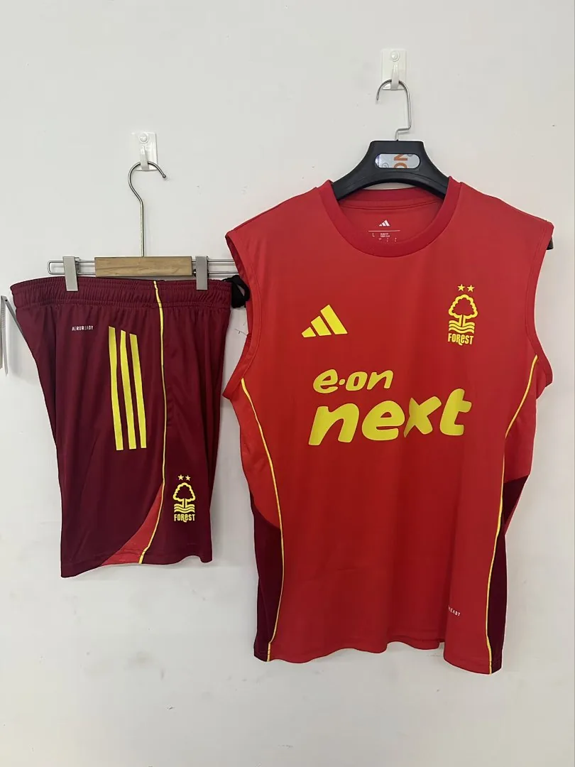 2025/2026 Nottingham Forest training jersey red