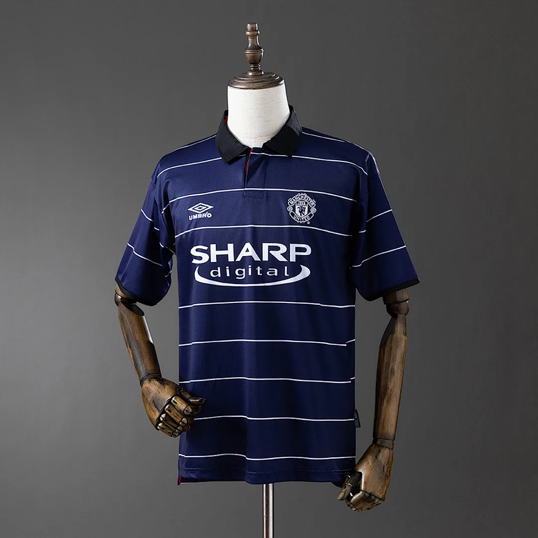 Manchester United 1999/2000 Away Retro Jersey