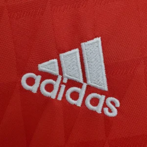 Retro 2010/2011 Liverpool Jersey
