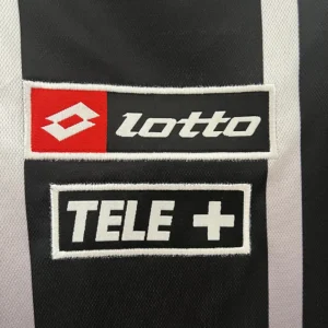 Retro Juventus 2000/2001 Black Jersey