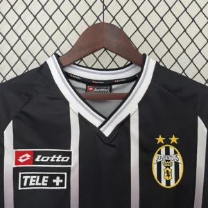 Retro Juventus 2000/2001 Black Jersey