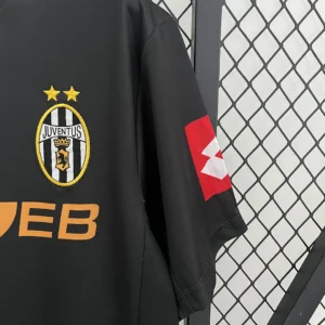 Retro Juventus 2001/2002 Jersey