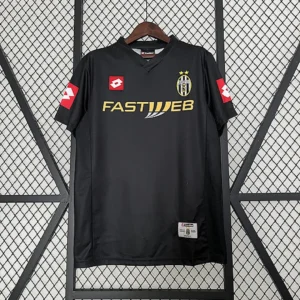 Retro Juventus 2001/2002 Jersey