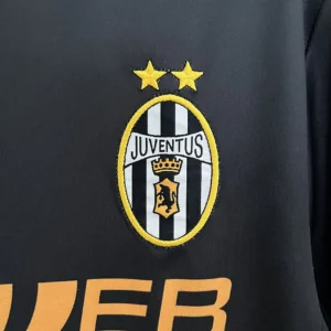 Retro Juventus 2001/2002 Jersey