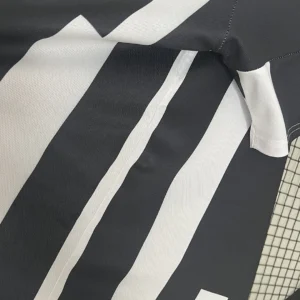 Retro Juventus 2001/2002 Jersey