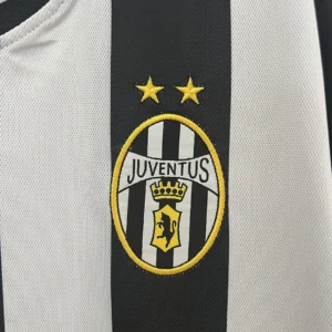 Retro Juventus 2001/2002 Jersey