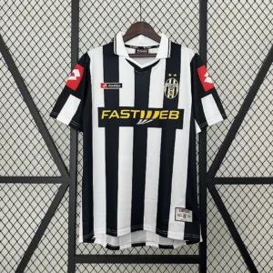 Retro Juventus 2001/2002 Jersey