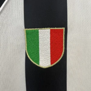 Retro Juventus 2002/2003 Home Jersey