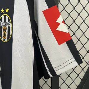 Retro Juventus 2002/2003 Home Jersey
