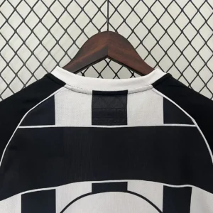 Retro Juventus 2002/2003 Home Jersey