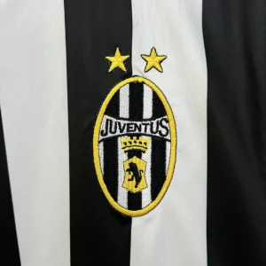 Retro Juventus 2003/2004 Jersey