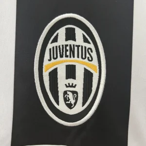 Retro Juventus 2004/2005 Jersey