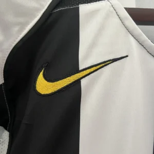 Retro Juventus 2004/2005 Jersey