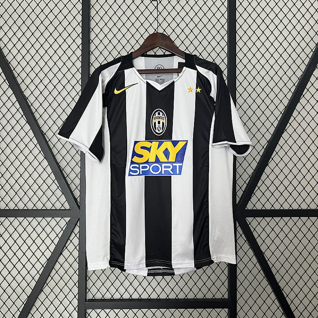 Retro Juventus 2004/2005 Jersey