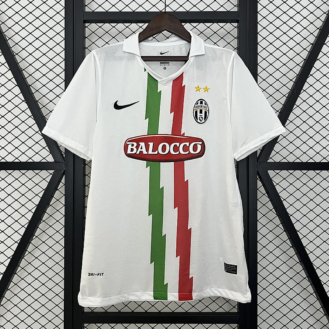 Retro Juventus 2010/2011 Away Jersey
