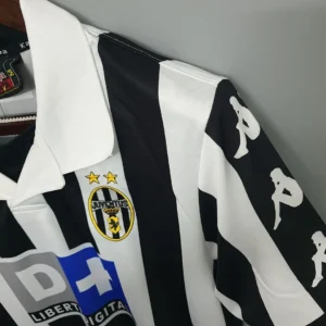 Retro Juventus 1999-2000 Home Jersey