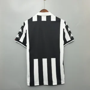 Retro Juventus 1999-2000 Home Jersey