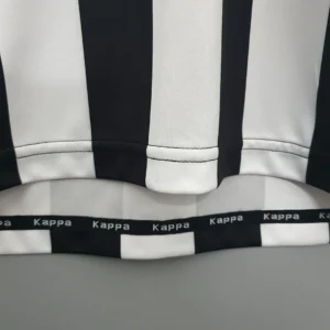 Retro Juventus 1999-2000 Home Jersey