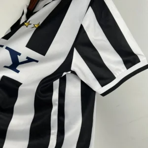Retro Juventus 1996/1997 Home Jersey