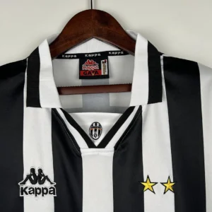 Retro Juventus 1996/1997 Home Jersey