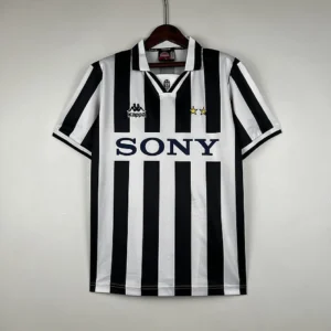 Retro Juventus 1996/1997 Home Jersey
