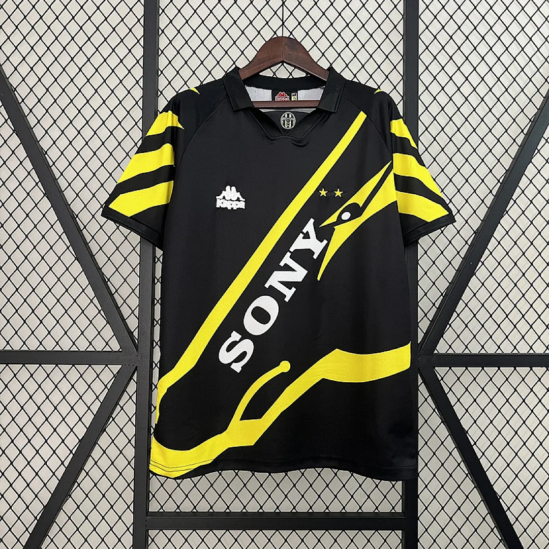 Retro Juventus 1996/1997 Third game Jersey