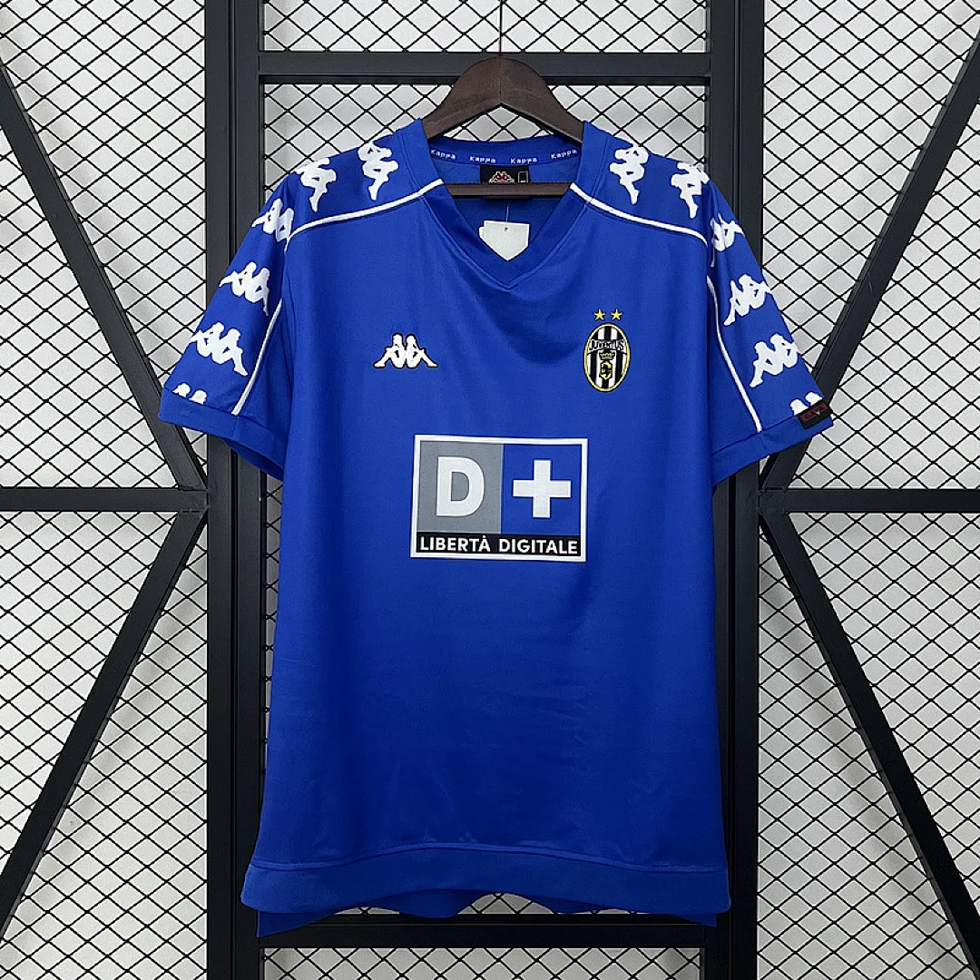 Retro Juventus 1999/2000 Away Jersey