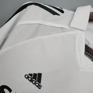 Retro Real Madrid 2005/2006 Home Jersey