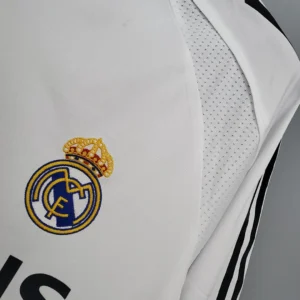 Retro Real Madrid 2005/2006 Home Jersey