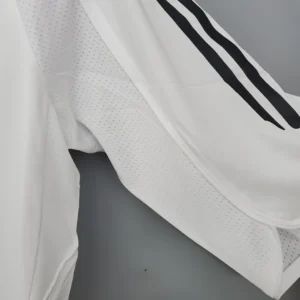 Retro Real Madrid 2005/2006 Home Jersey