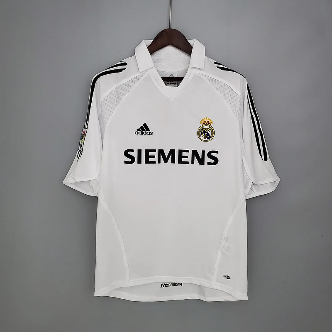 Retro Real Madrid 2005/2006 Home Jersey