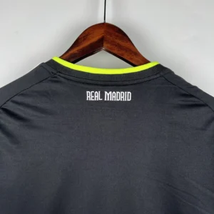 Retro Real Madrid 2010/2011 Away Jersey