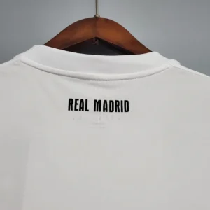 Retro Real Madrid 2010/2011 Home Jersey
