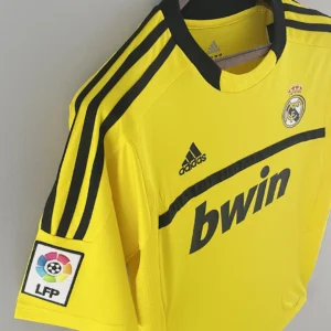 Retro Real Madrid 2011/2012 Goalkeeper Yellow Jersey