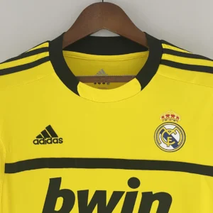 Retro Real Madrid 2011/2012 Goalkeeper Yellow Jersey