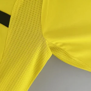 Retro Real Madrid 2011/2012 Goalkeeper Yellow Jersey