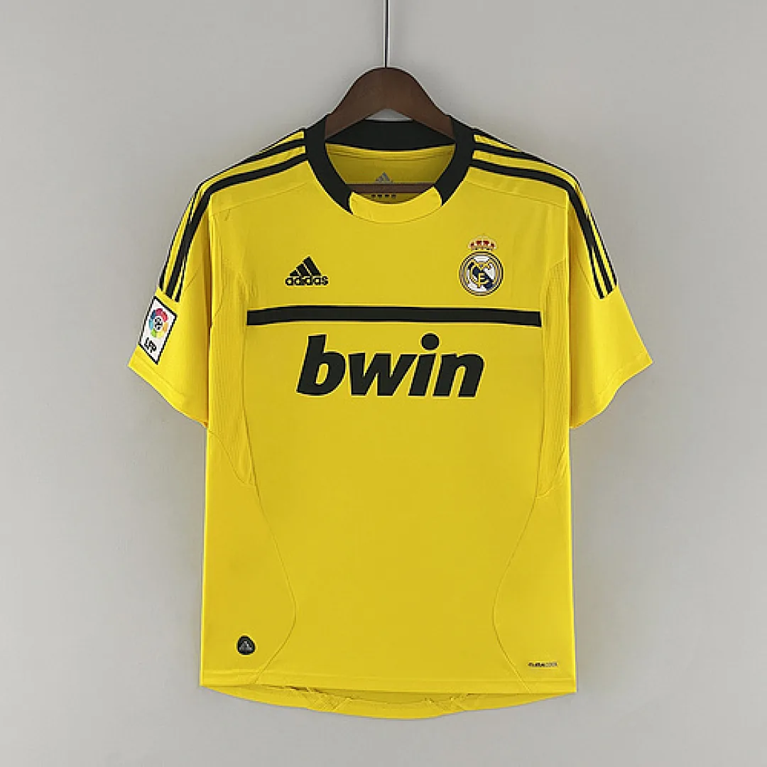 Retro Real Madrid 2011/2012 Goalkeeper Yellow Jersey